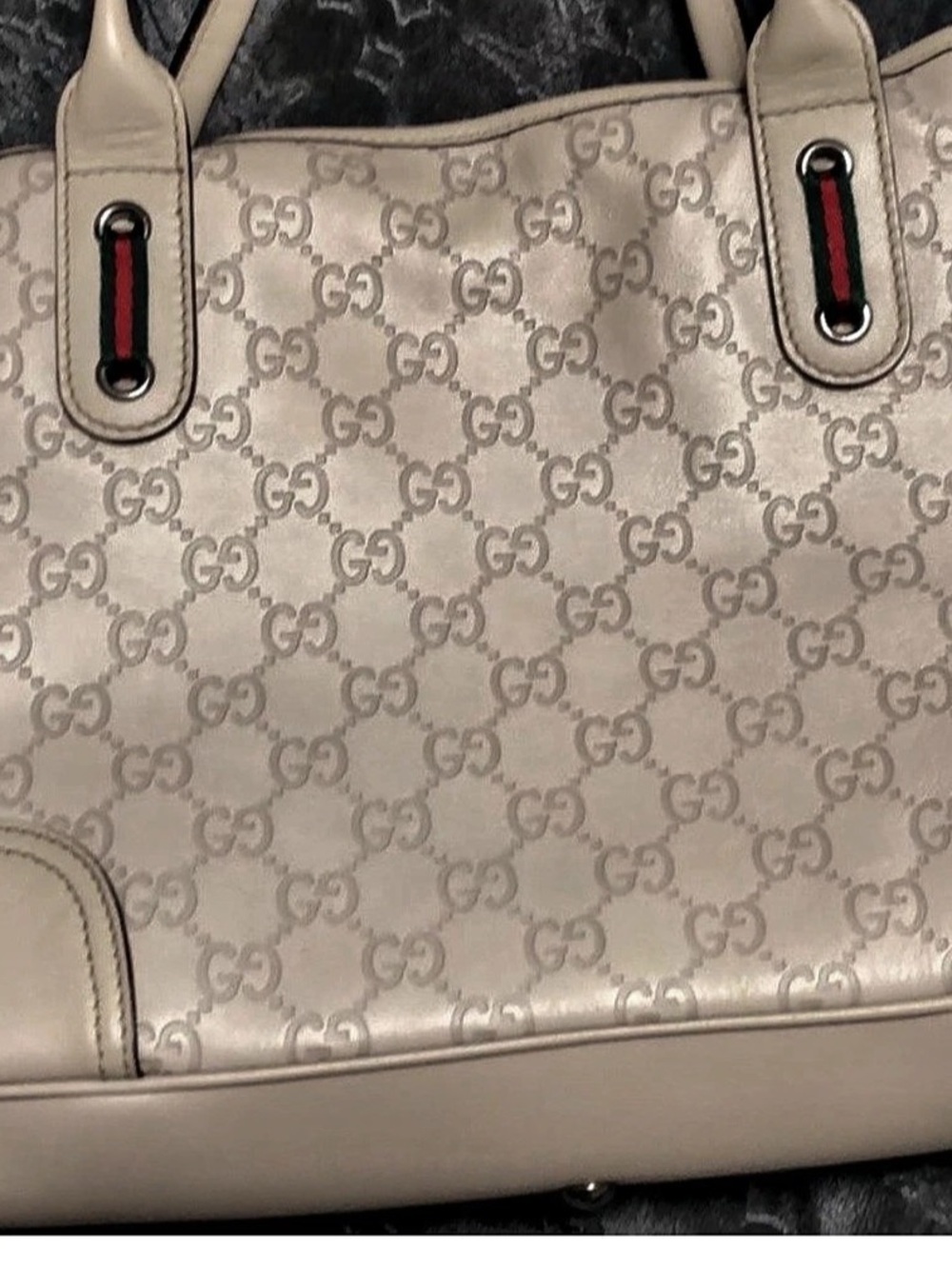 Gucci Guccissima Leather Tote in White